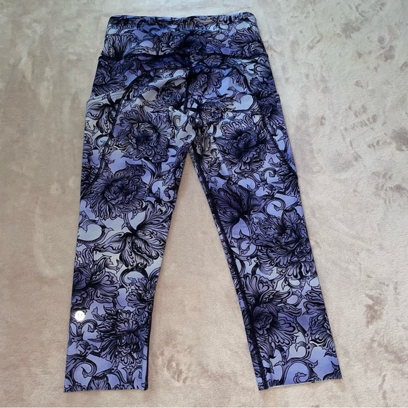 lululemon athletica Pants - Lululemon floral crop leggings size 6
